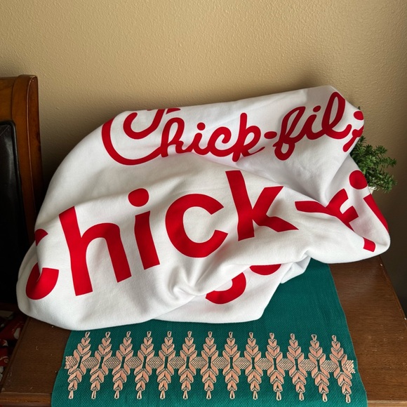 Chik-Fil-A Nugget Sauce 50x60 white and red throw blanket - Picture 1 of 16